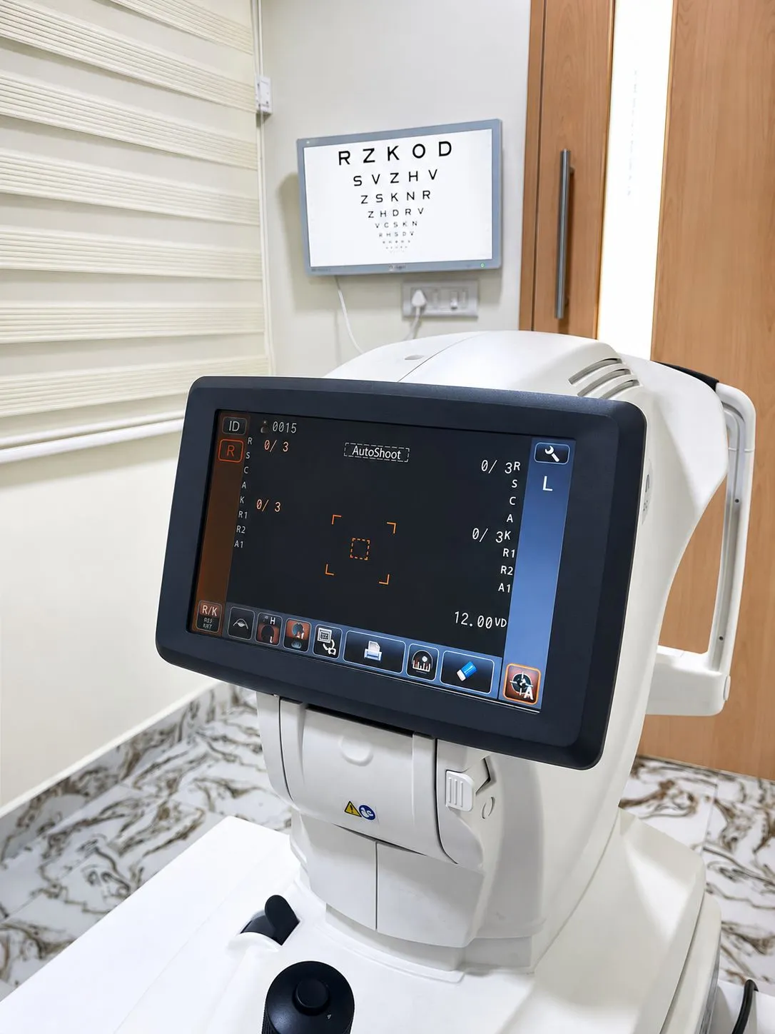 Optometry diagnostic equipment at Crispr Eye Care